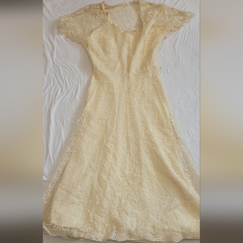 Vintage Wedding Lace Gown in Cream